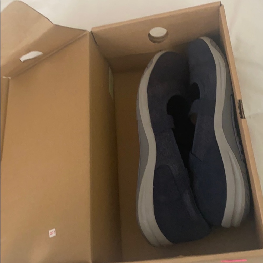 BRAND NEW IN BOX- LANDS’END Women’s Mary Jane